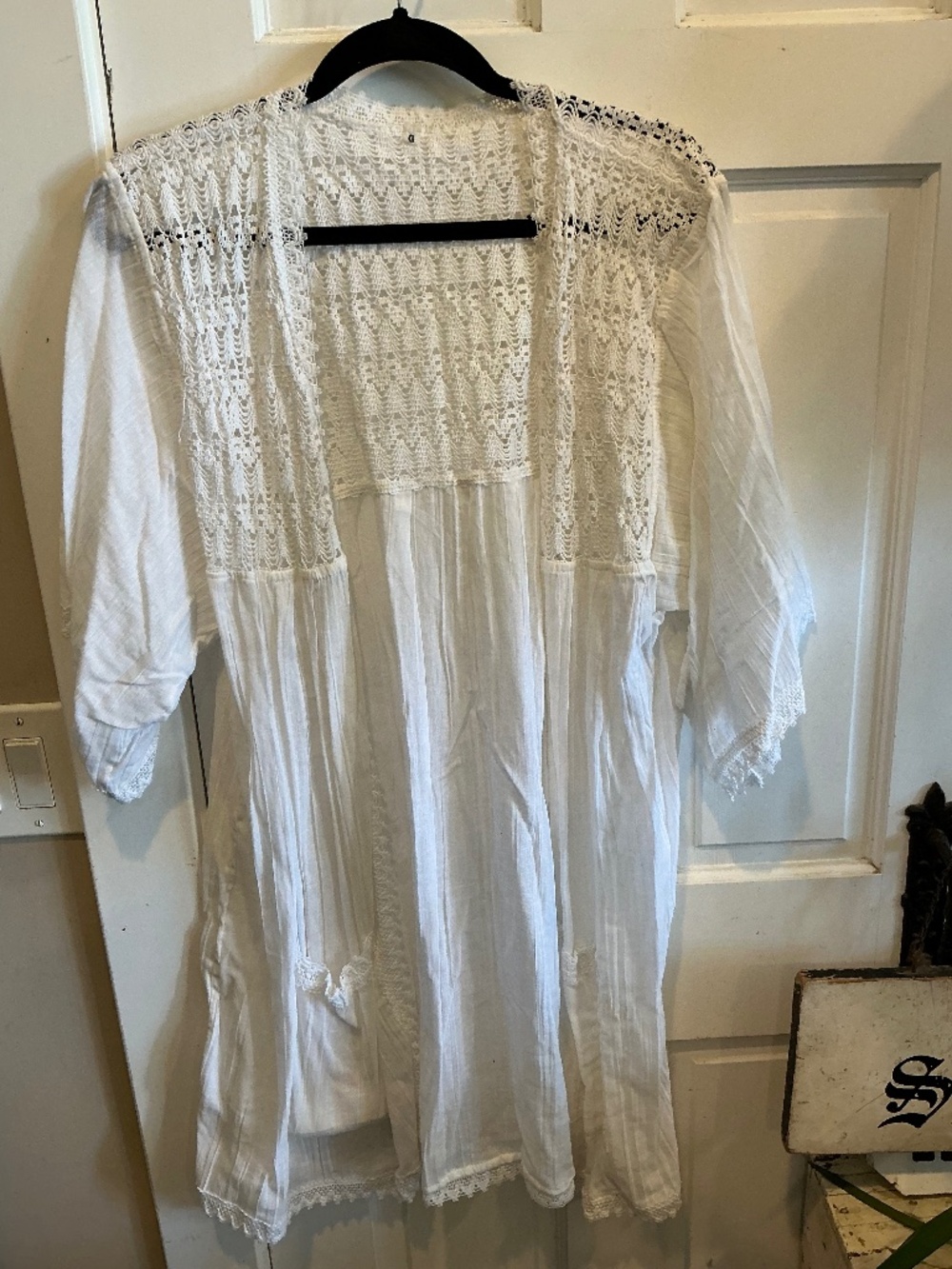 Lace trimmed cardigan or kimono!  Pure white!  Size G (large)